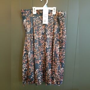 NWT Papillon Pleated SatinSkirt with flowers size small